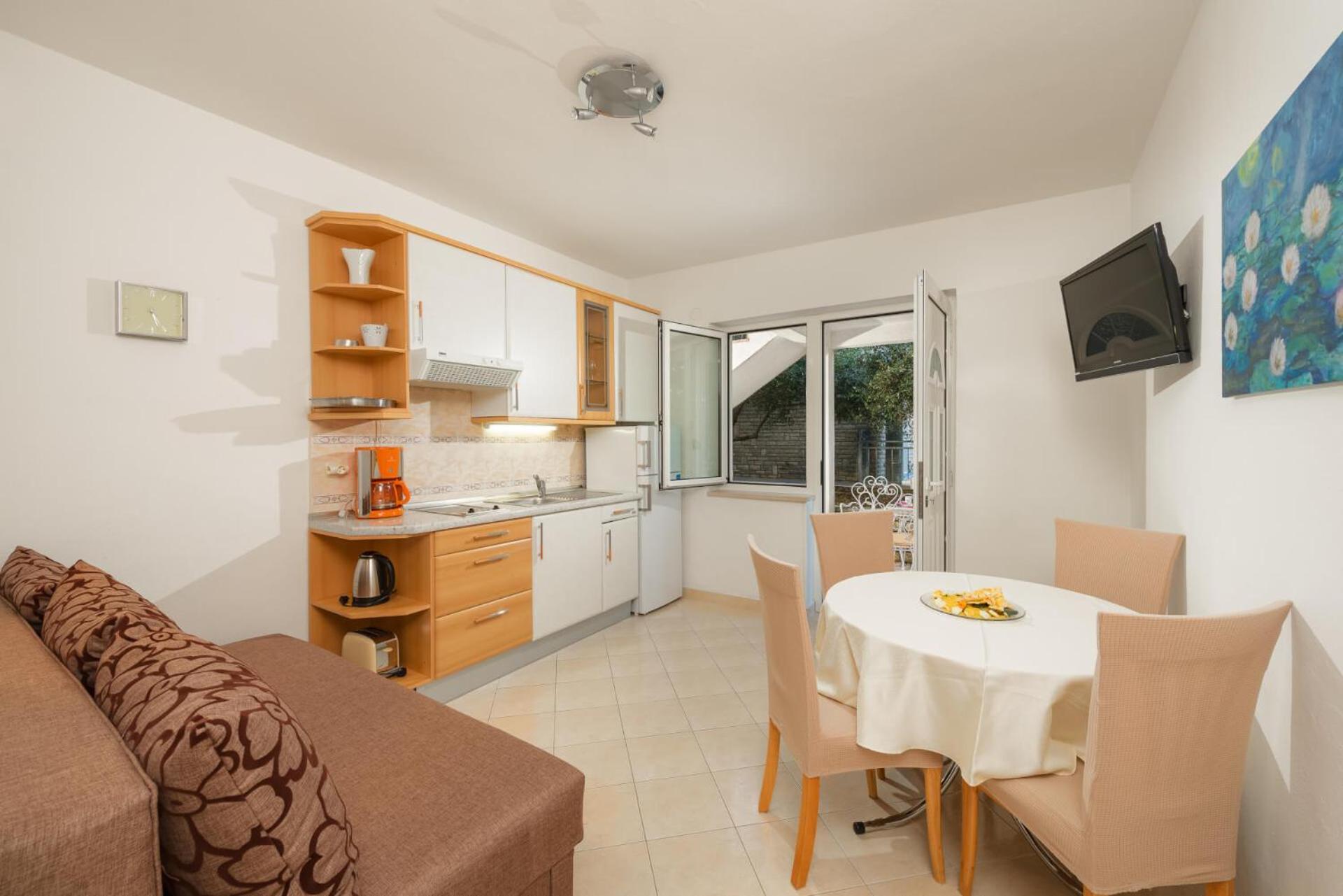 Irena Apartment