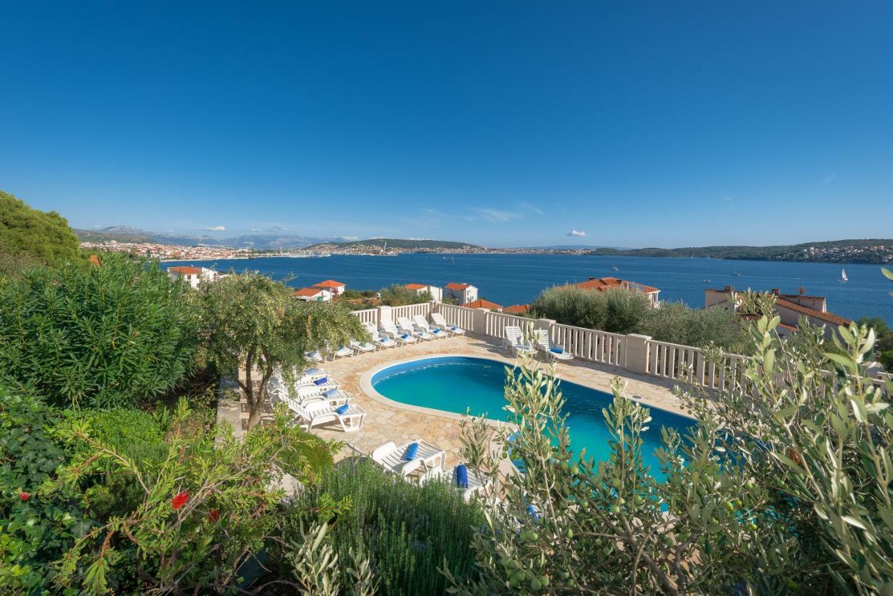 Apartment Irena *